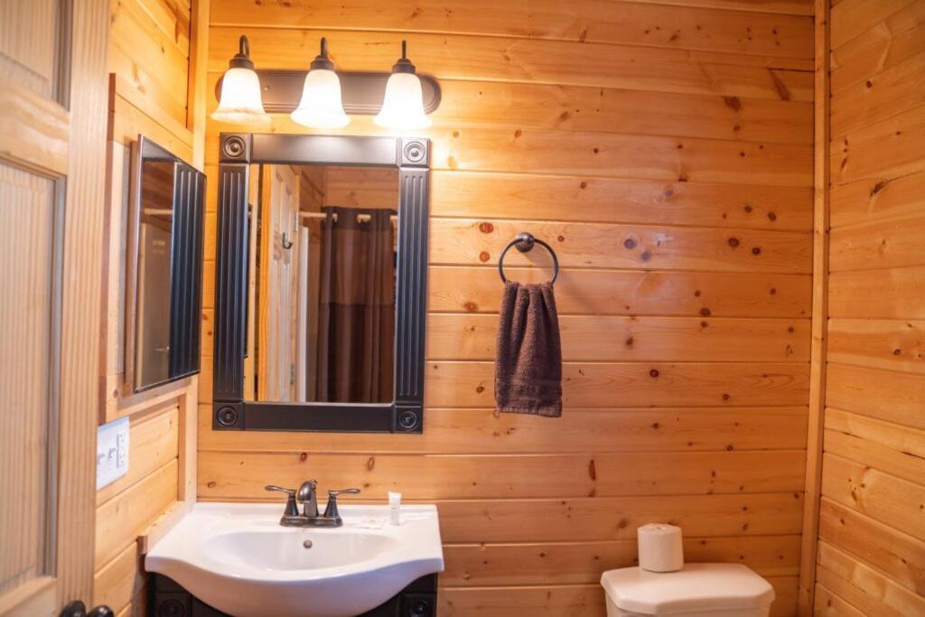The Lodge At Van Hook New Town Extérieur photo